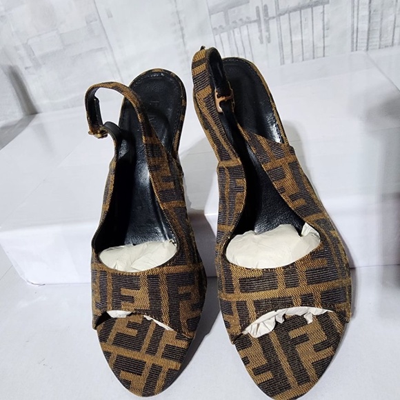 Authentic Fendi Canvas Slingback Peep Toe Sandals Brown/Beige Size 39 - Picture 1 of 11